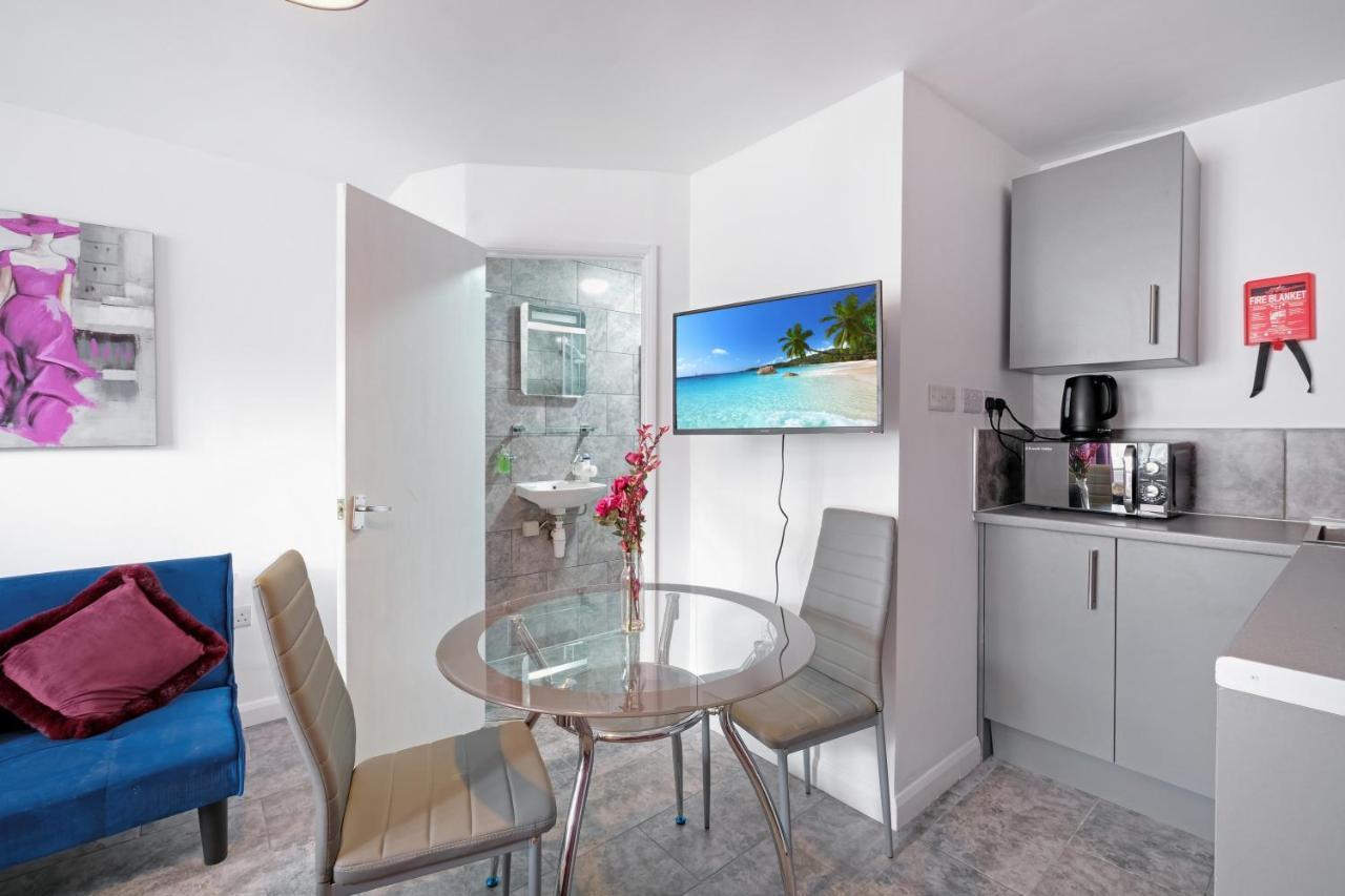 Fernbank Studios Sudbury Hill Harrow Self-Contained Studios With En-Suite Wembley Exterior photo