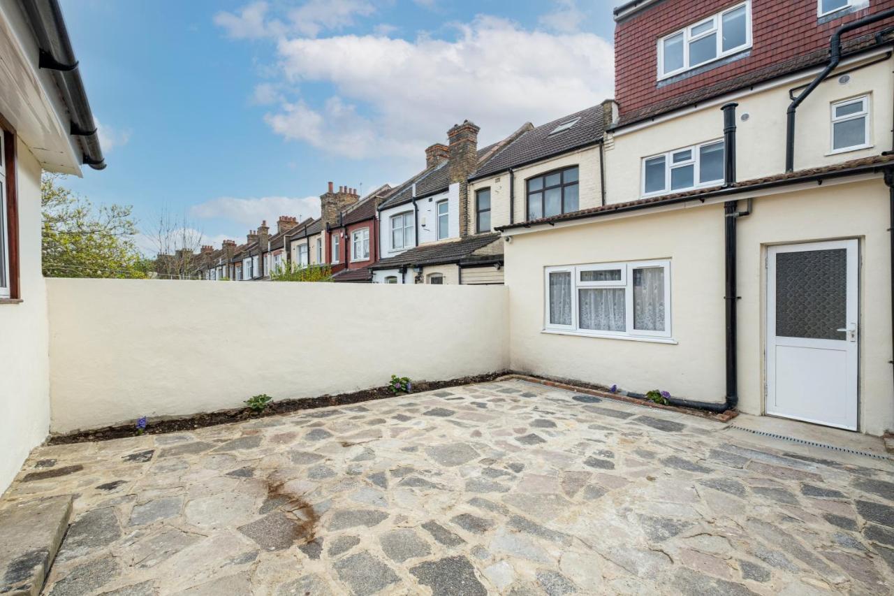 Fernbank Studios Sudbury Hill Harrow Self-Contained Studios With En-Suite Wembley Exterior photo