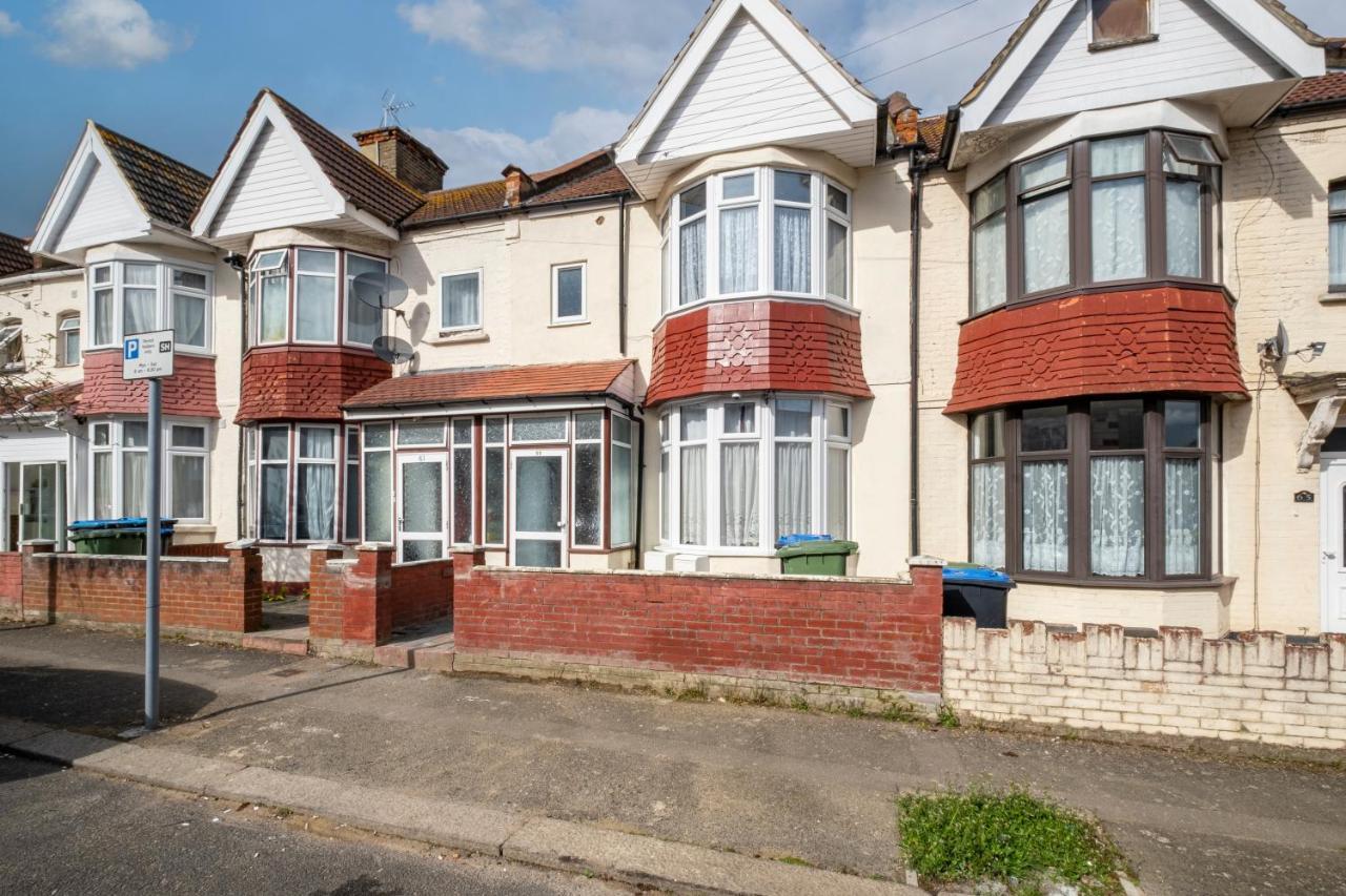 Fernbank Studios Sudbury Hill Harrow Self-Contained Studios With En-Suite Wembley Exterior photo