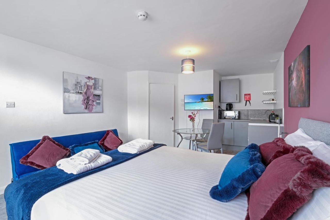 Fernbank Studios Sudbury Hill Harrow Self-Contained Studios With En-Suite Wembley Exterior photo