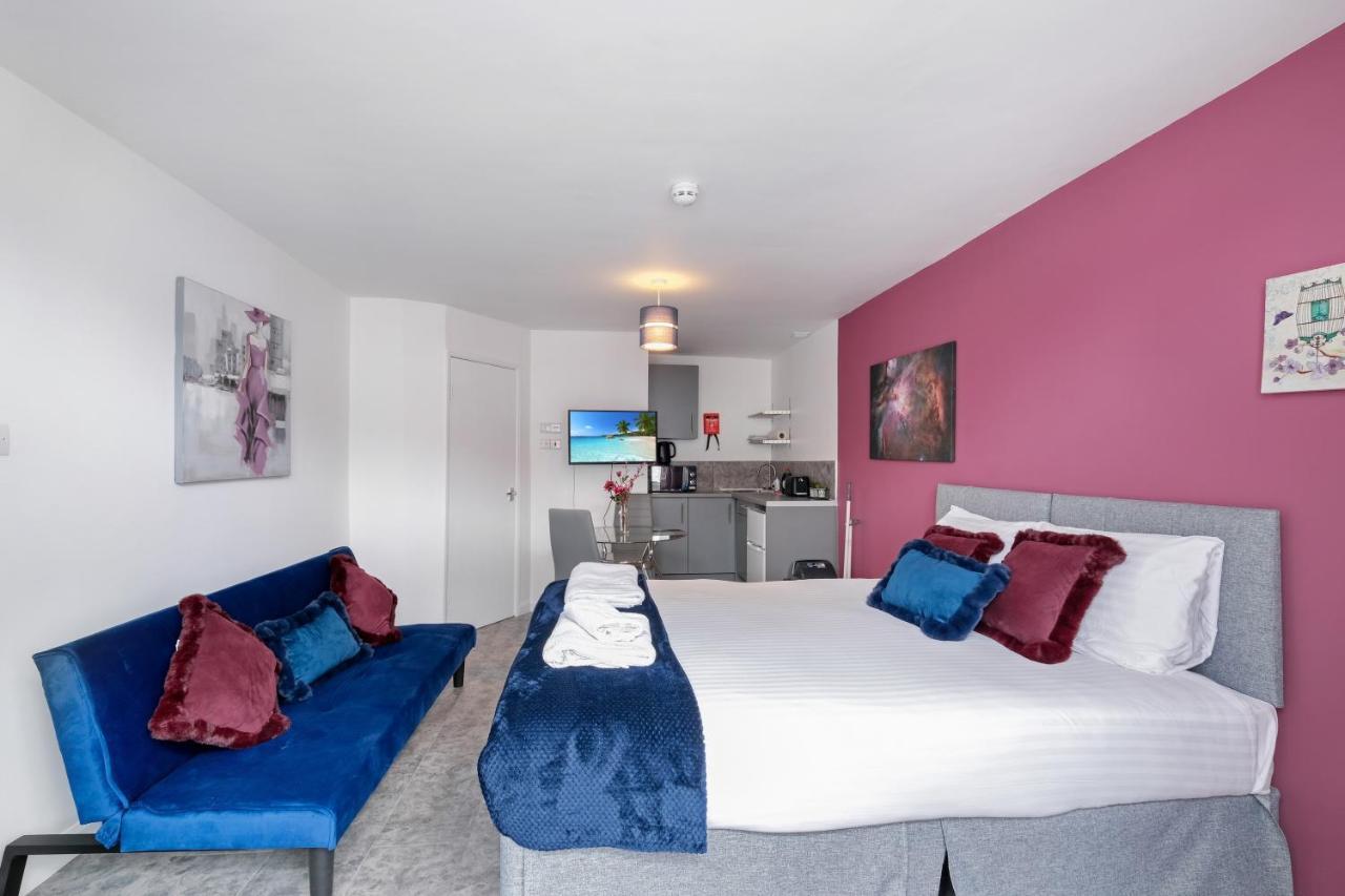 Fernbank Studios Sudbury Hill Harrow Self-Contained Studios With En-Suite Wembley Exterior photo