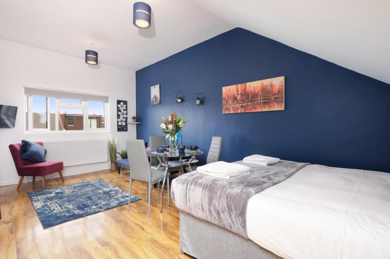 Fernbank Studios Sudbury Hill Harrow Self-Contained Studios With En-Suite Wembley Exterior photo