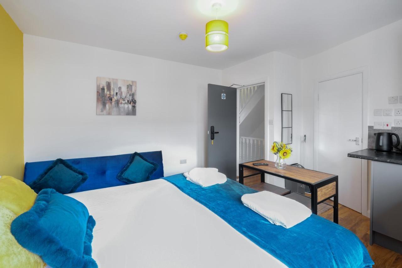 Fernbank Studios Sudbury Hill Harrow Self-Contained Studios With En-Suite Wembley Exterior photo