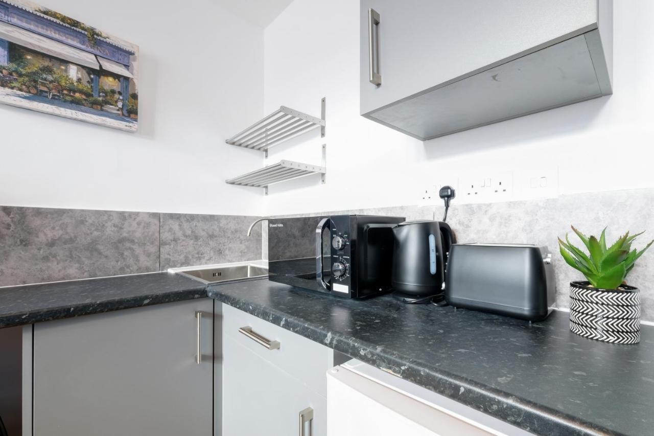 Fernbank Studios Sudbury Hill Harrow Self-Contained Studios With En-Suite Wembley Exterior photo