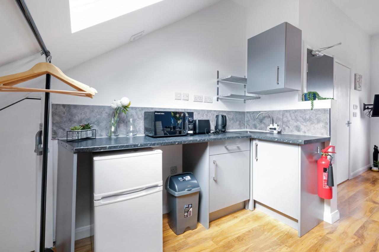 Fernbank Studios Sudbury Hill Harrow Self-Contained Studios With En-Suite Wembley Exterior photo