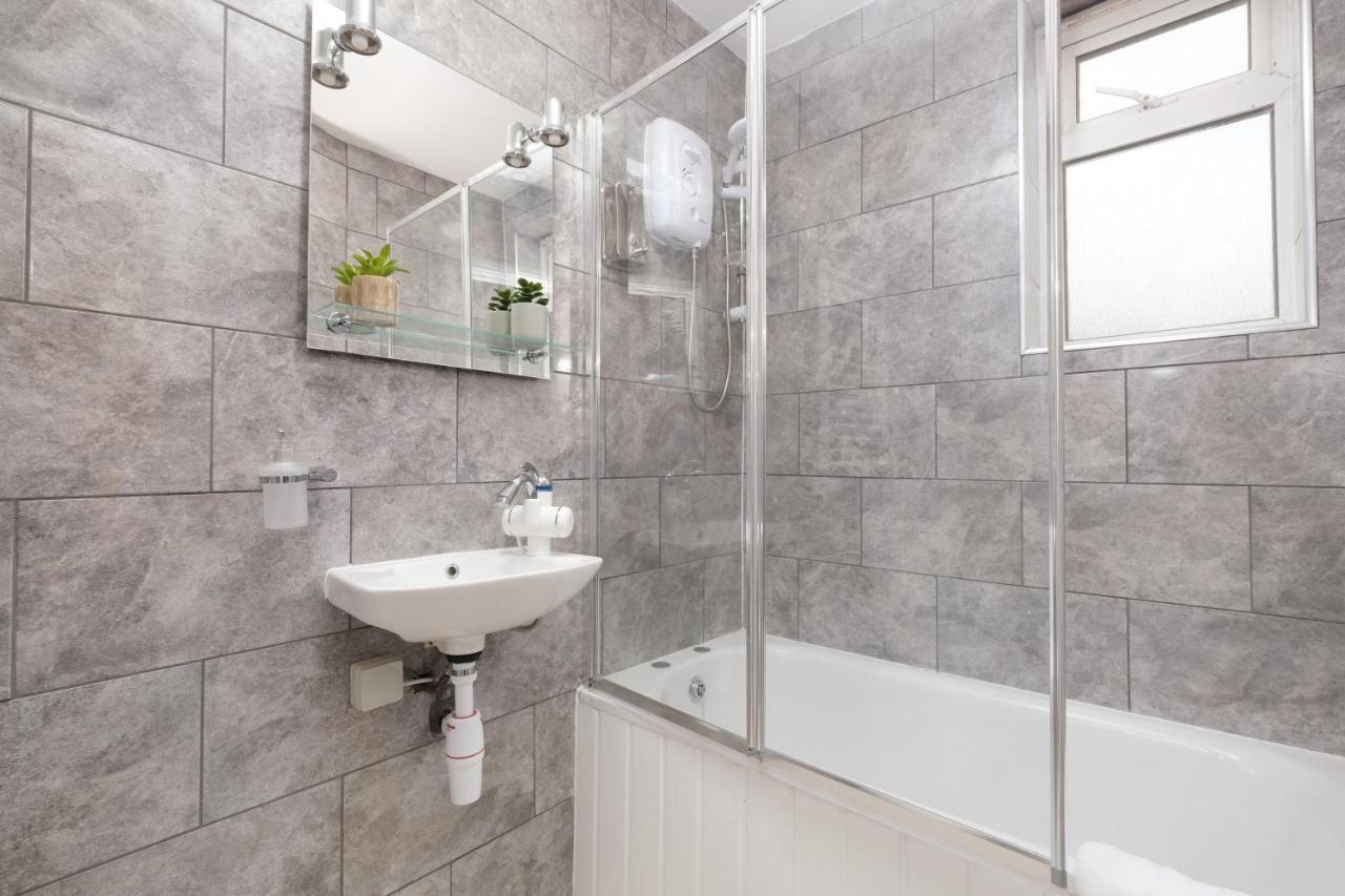 Fernbank Studios Sudbury Hill Harrow Self-Contained Studios With En-Suite Wembley Exterior photo