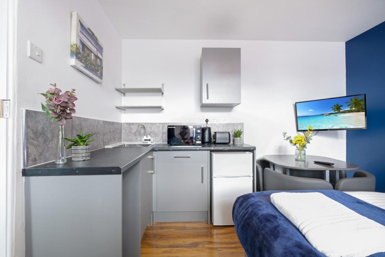 Fernbank Studios Sudbury Hill Harrow Self-Contained Studios With En-Suite Wembley Exterior photo