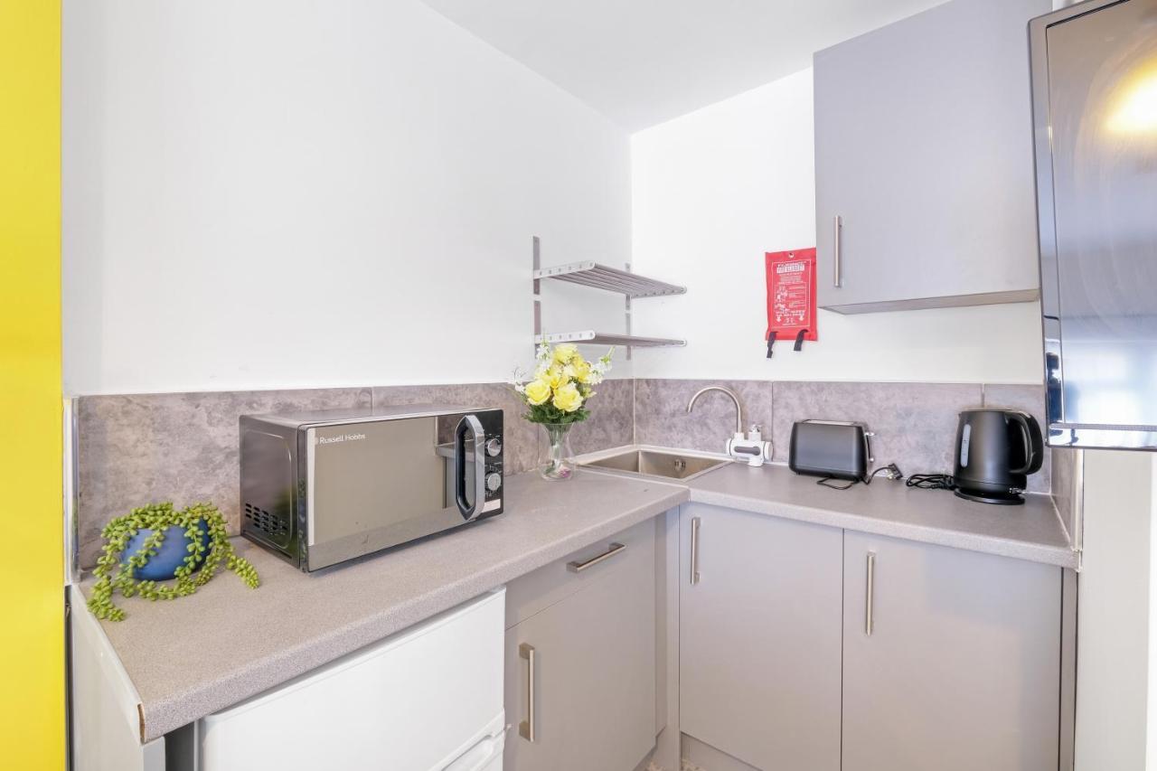 Fernbank Studios Sudbury Hill Harrow Self-Contained Studios With En-Suite Wembley Exterior photo