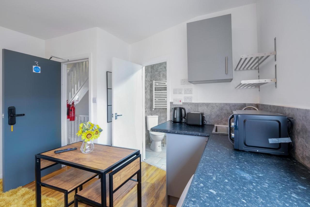 Fernbank Studios Sudbury Hill Harrow Self-Contained Studios With En-Suite Wembley Exterior photo