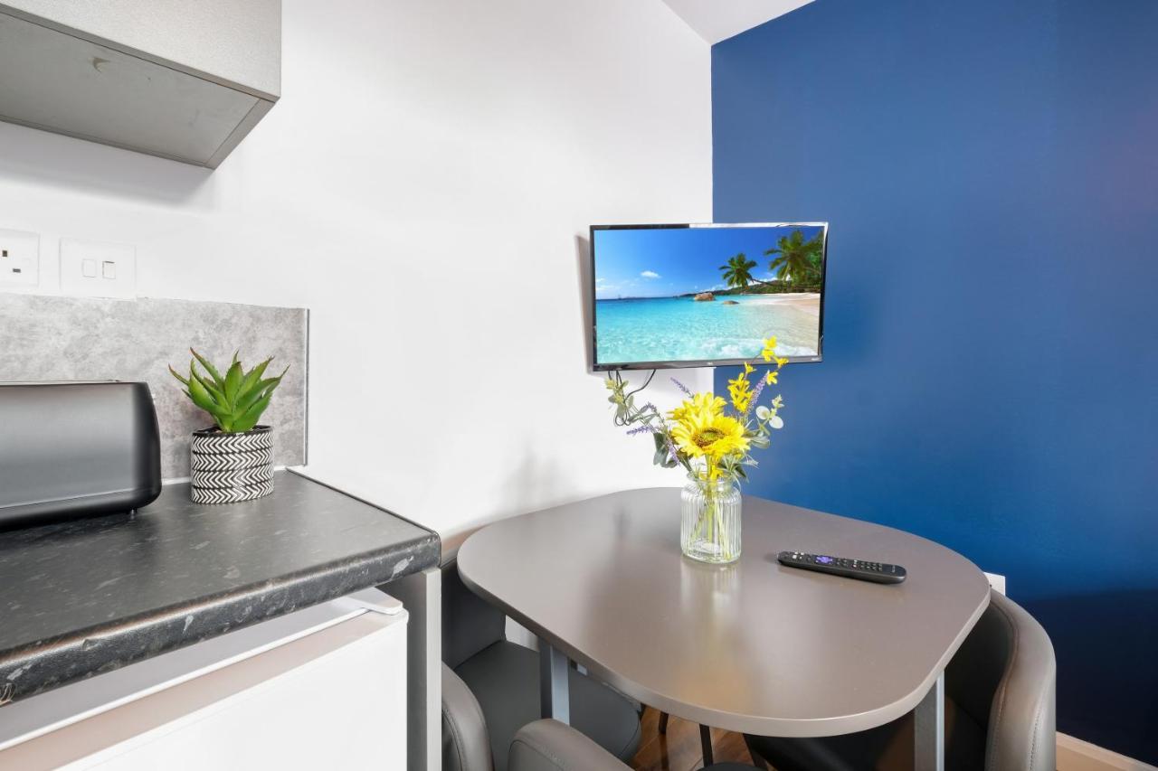 Fernbank Studios Sudbury Hill Harrow Self-Contained Studios With En-Suite Wembley Exterior photo