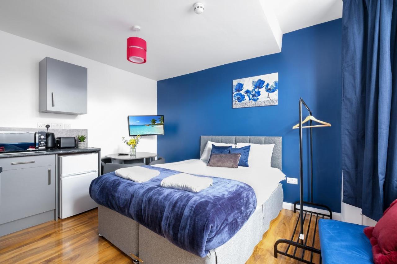 Fernbank Studios Sudbury Hill Harrow Self-Contained Studios With En-Suite Wembley Exterior photo